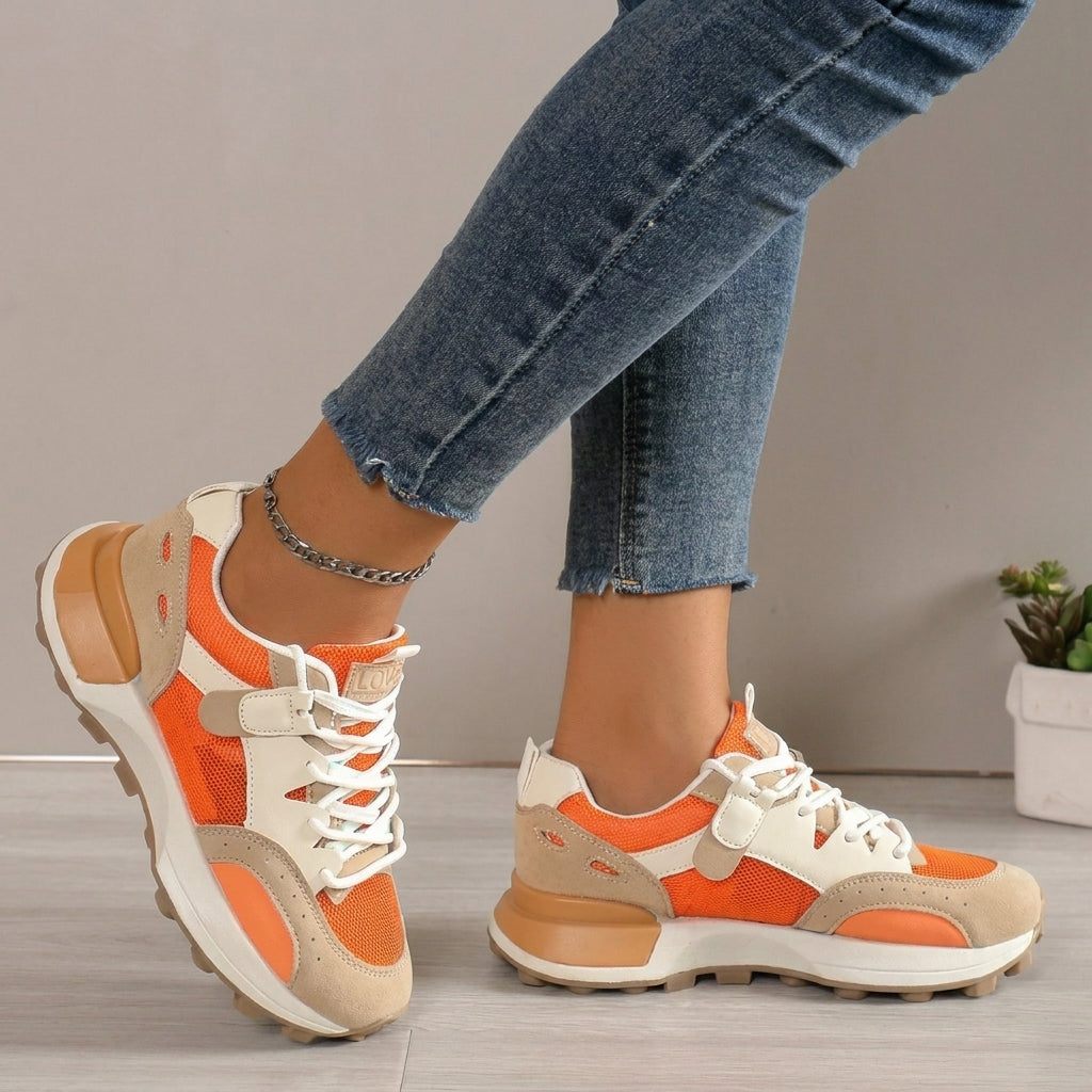 Comfortabele colorblock damessneakers WC2026. Trendy oranje casual schoenen, ideaal voor dagelijkse slijtage en een stijlvolle look.