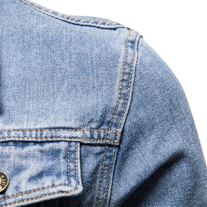 Klassieke denim herenjas, verkrijgbaar in blauw en zwart, duurzame en veelzijdige bovenkleding.
