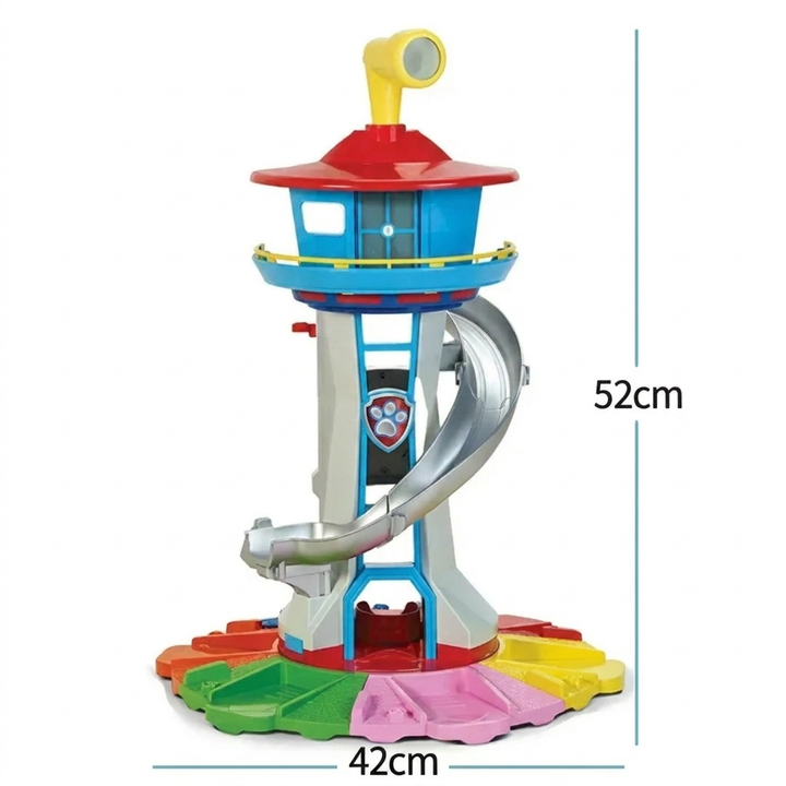 Lachend kind speelt met interactieve educatieve speeltoren, urenlang plezier en actieve ontwikkeling voor peuters/kleuters.