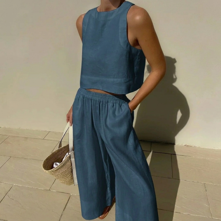 Comfortabele dames zomerset, perfect voor casual lente & zomer dagen, met losse crop top en wijde broek.