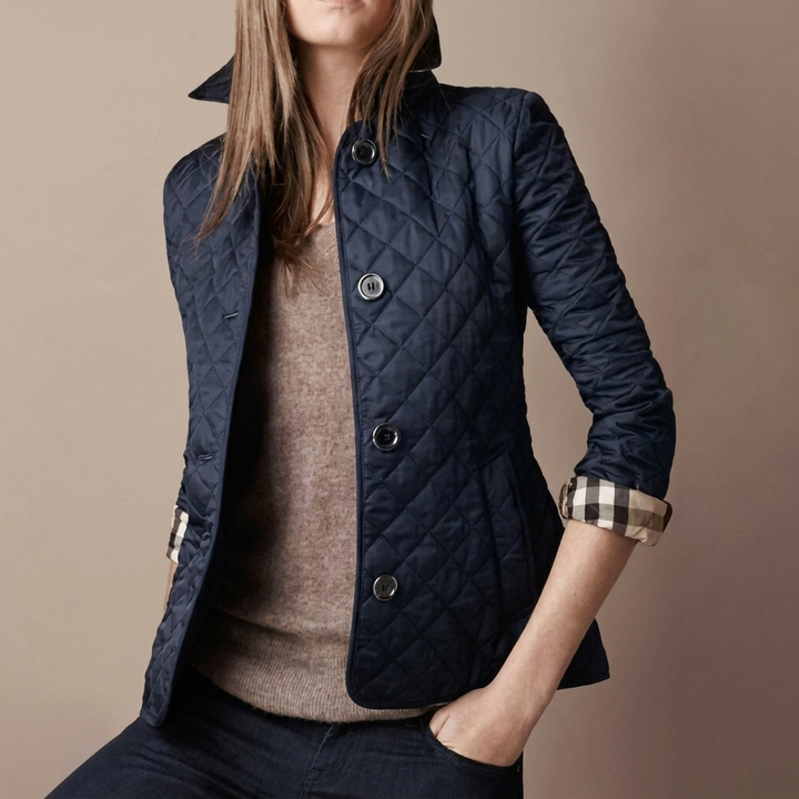 Moderne seizoensjas voor dames, comfortabel en elegant, geschikt voor lente, zomer, herfst en winter.