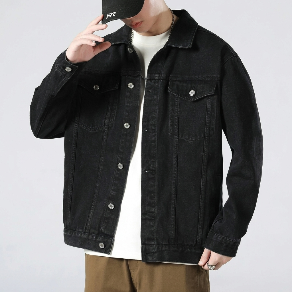 Modieus heren slim fit spijkerjack met stoere biker details. Ideaal voor streetwear en casual outfits.