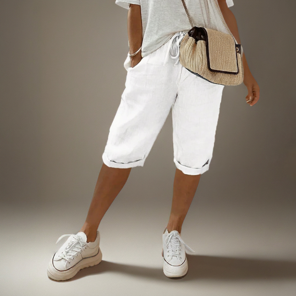 Groene dames shorts met trekkoord, comfortabele losse pasvorm. Ideaal voor zomerse vrije tijd en casual outfits.