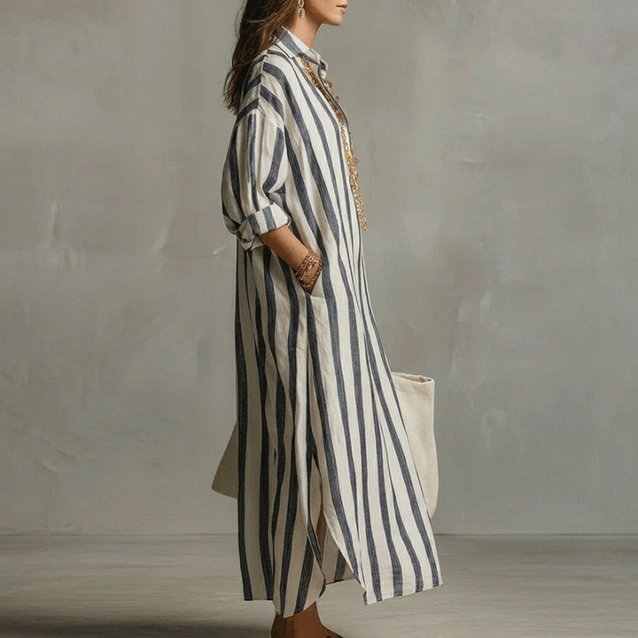 Blauwe gestreepte maxi-jurk voor dames met reverskraag, perfecte casual jurk voor de lente en herfst.