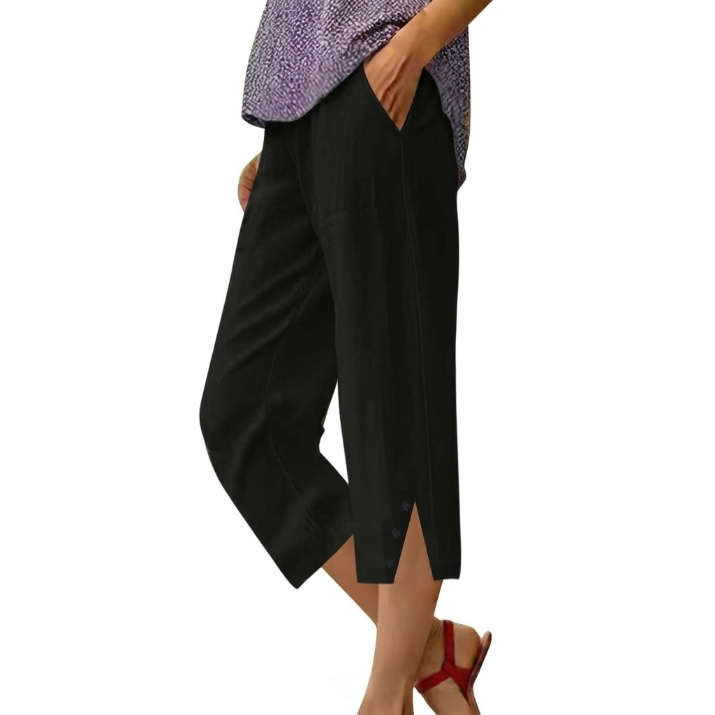 Comfortabele damesbroek met relaxte pasvorm en hoge taille, perfect voor een zomerse dag.
