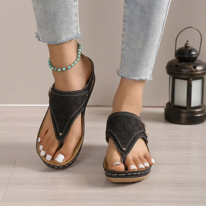 Comfortabele dames orthopedische wandelsandalen met voetondersteuning, ideaal voor lange zomerse wandelingen.