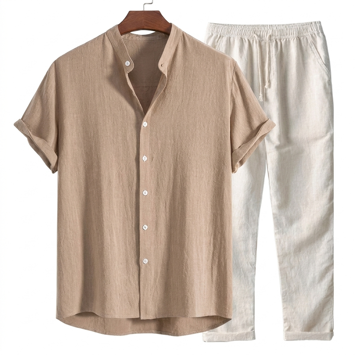 Heren tweedelige vrijetijdspak voor de zomer: comfortabel kortemouw shirt & relaxte broek. Moderne casual look.