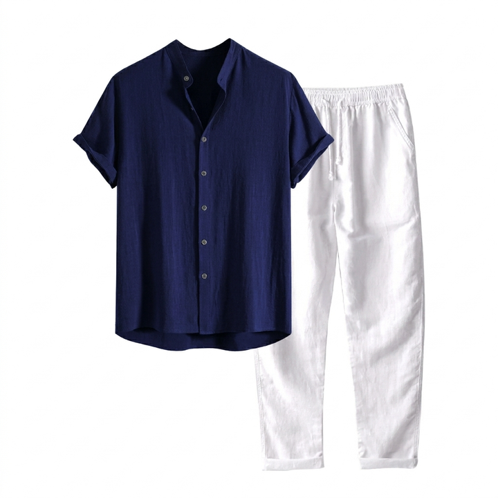 Stijlvolle heren casual tweedelige outfit: kortemouw shirt & broek met relaxte pasvorm voor vrije tijd en vakantie.