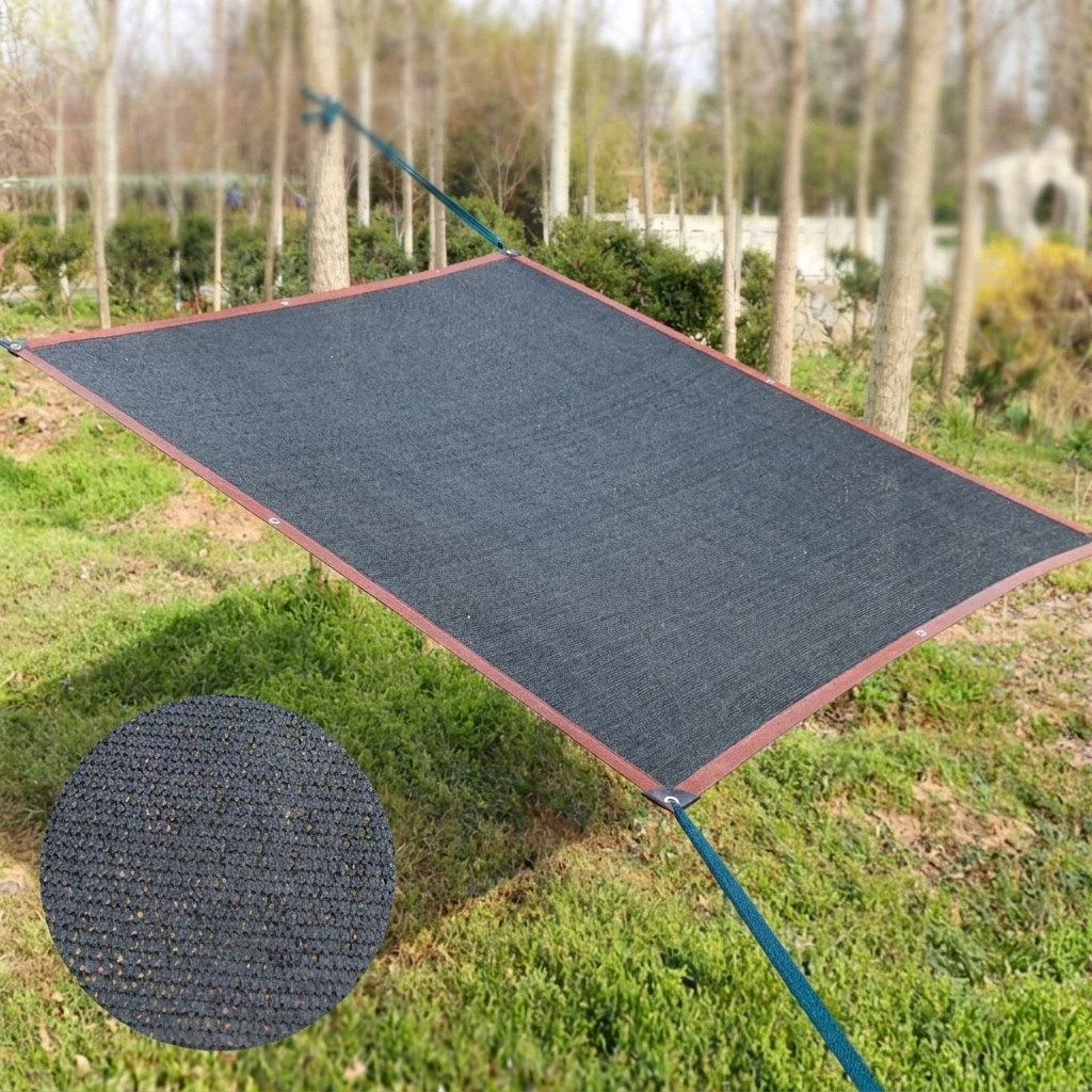 Flexibel zonnescherm doek voor balkon en tuin, biedt effectieve schaduw en beschermt tegen felle zon.