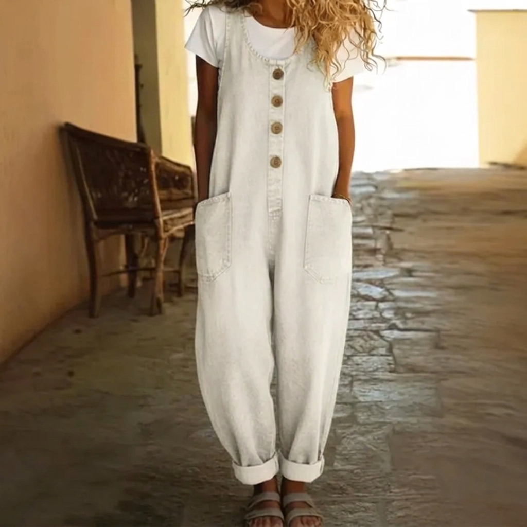 Trendy lichtblauwe dames denim jumpsuit met functioneel trekkoord. Een comfortabel en modieus one-piece item voor streetwear.