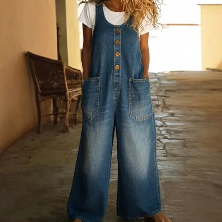 Modieuze dames gewassen denim jumpsuit met trekkoord, ideaal voor casual streetwear look. Losse pasvorm, comfortabel.