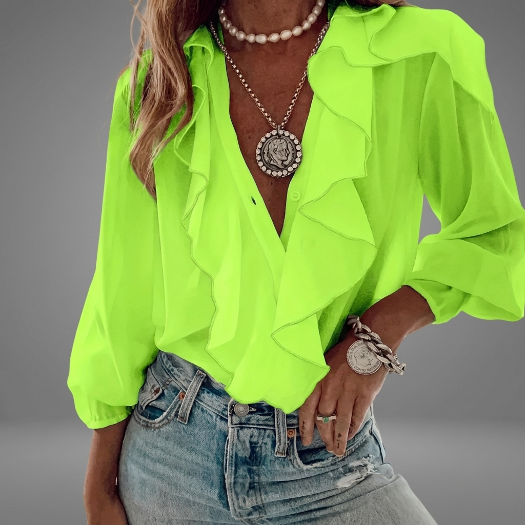 Trendy dames zomerjurk (CJ26) met V-hals, korte mouwen en subtiele ruches; een elegante modekeuze.