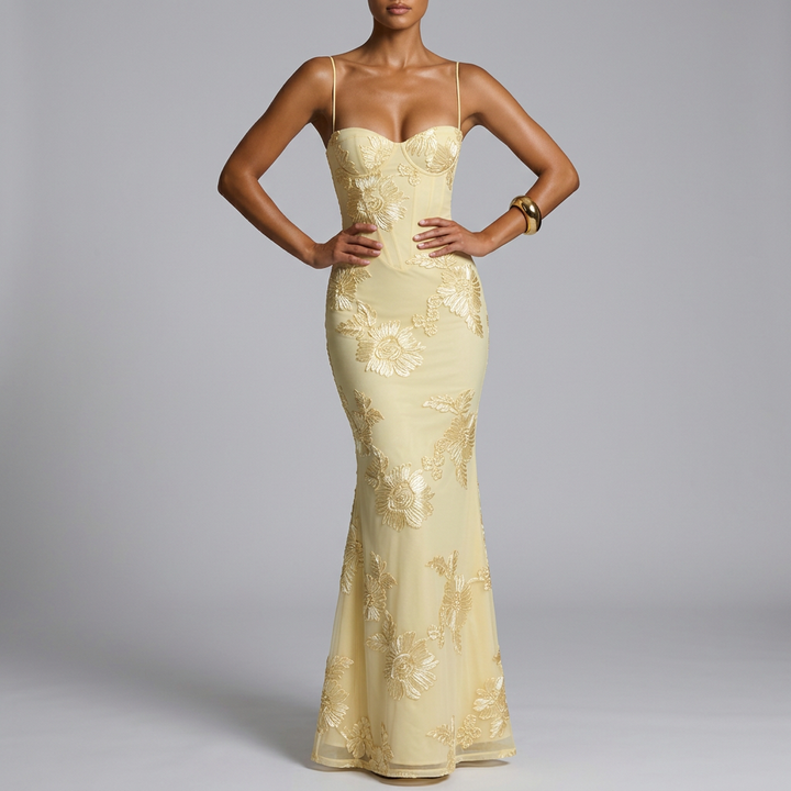 Elegante dames luxe avondjurk CJ26 met verfijnde bloemendecoratie, perfect als galajurk of bruiloftsgast outfit.
