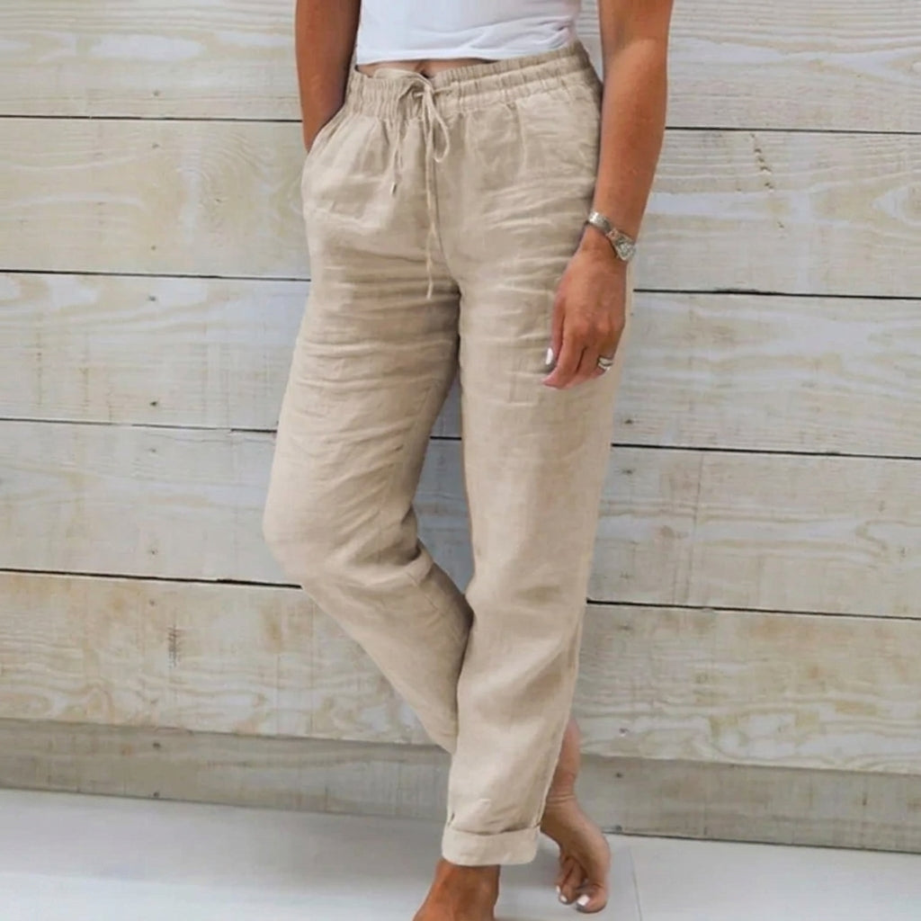 Modieuze damesbroek met hoge taille en rechte pijpen, perfecte pasvorm voor een moderne casual look.