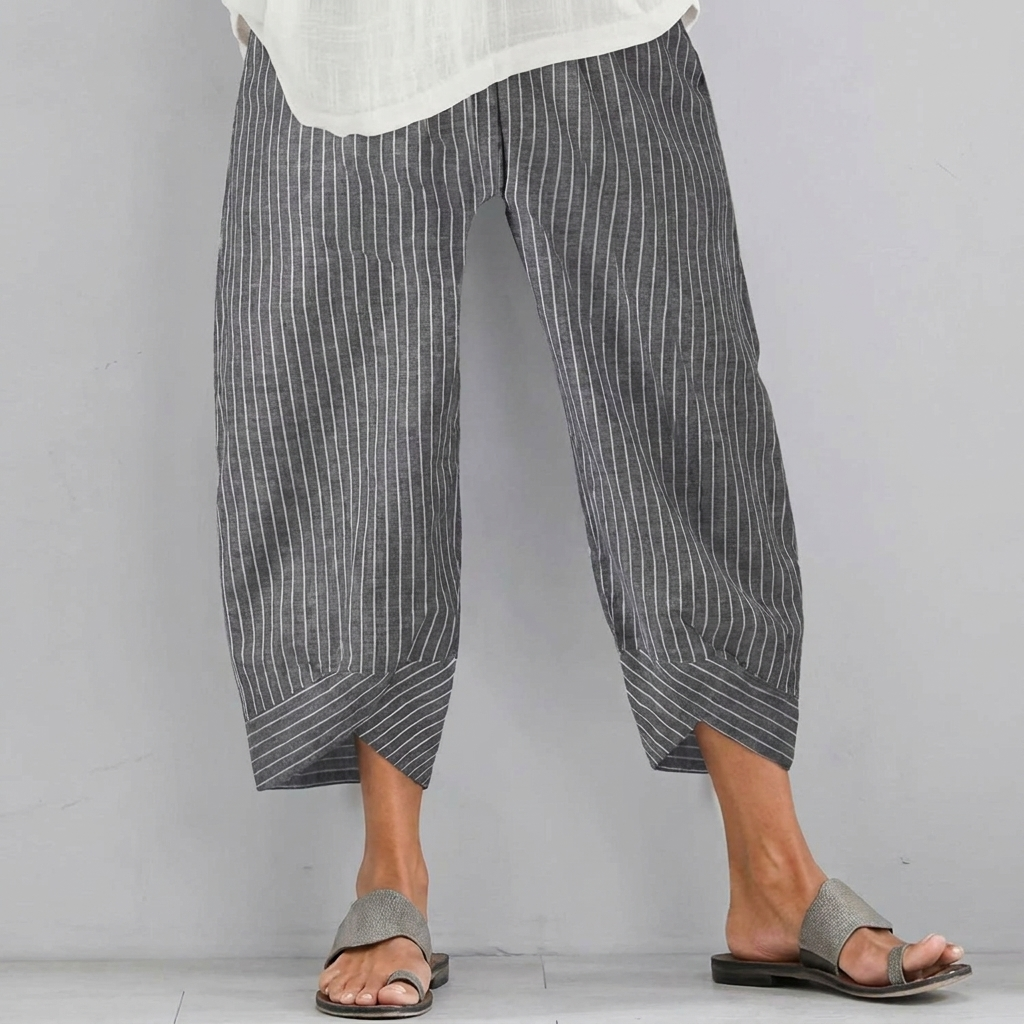 Dames ruimvallende effen capribroek CJ26. Comfortabel voor een casual zomer- of lente look.