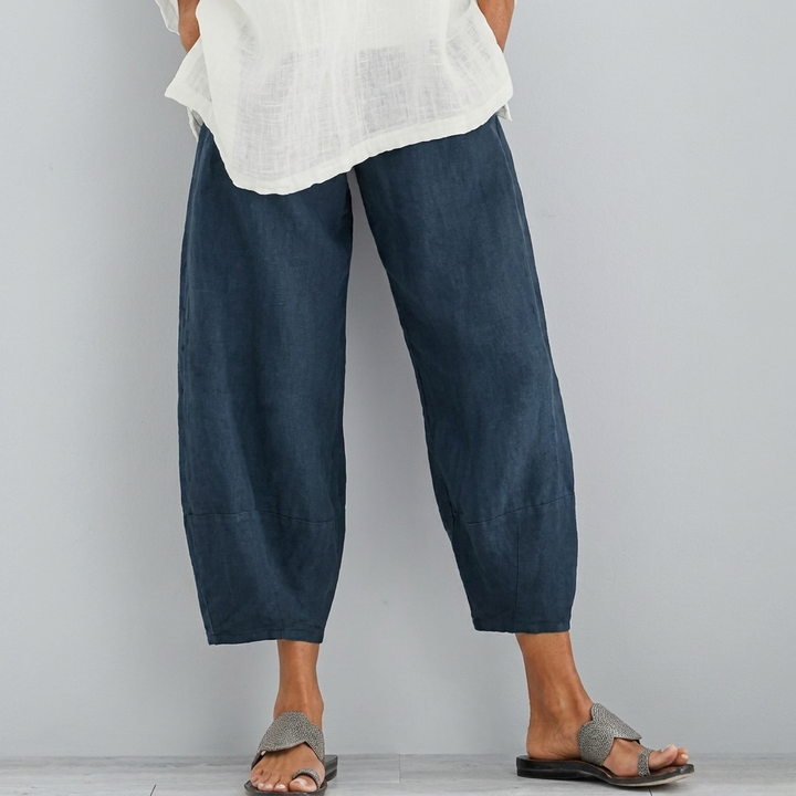 Effen dames capribroek CJ26 met ruime pasvorm. Ultiem comfort voor zomerse dagen en lente vrije tijd.