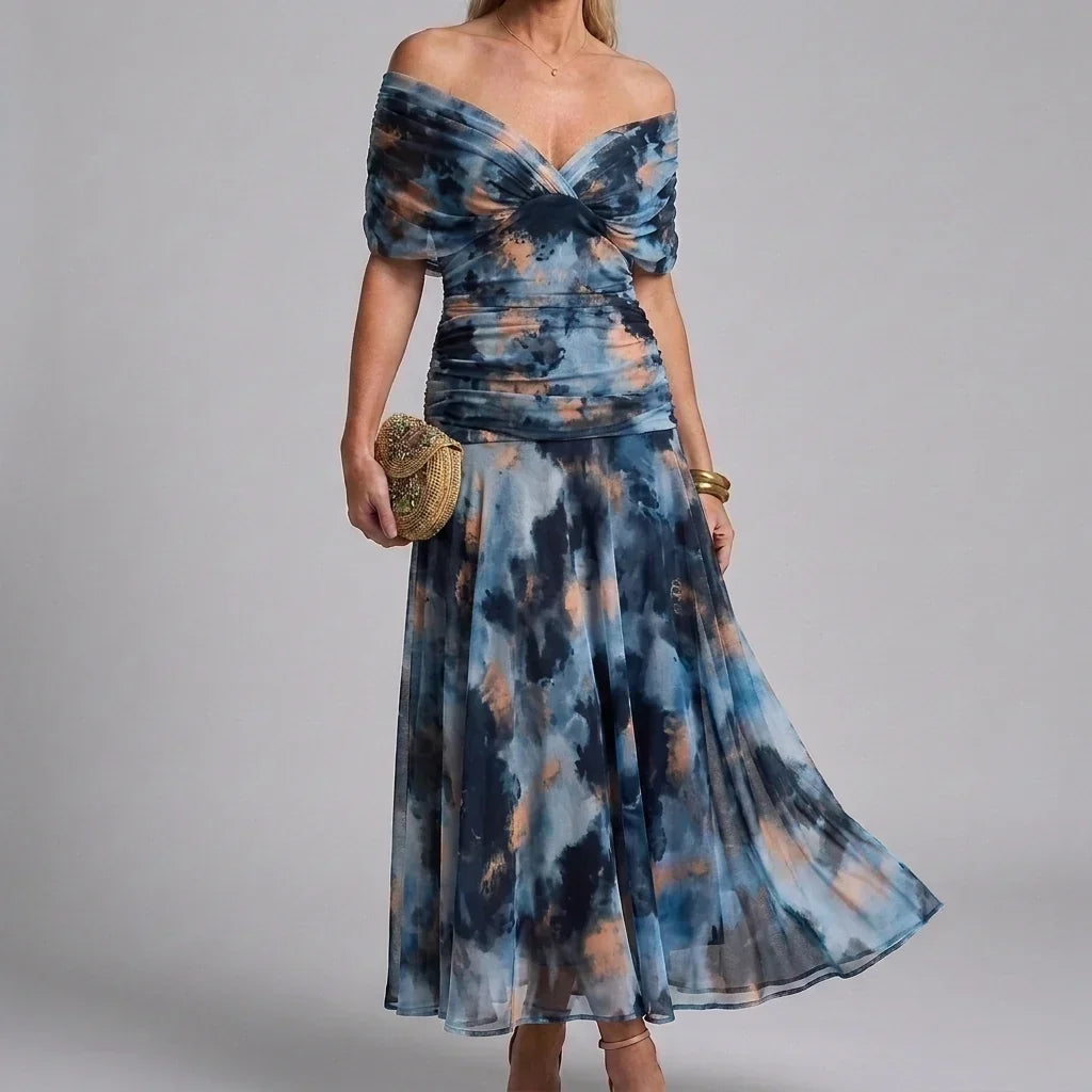 Modieuze dames maxi-jurk met V-hals, elegante A-lijn en zomerse uitstraling.