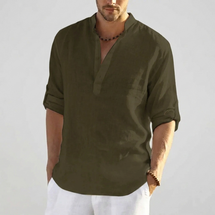 Geel effen heren Henley shirt, relaxte pasvorm, ademend en comfortabel voor een zonnige zomerdag.