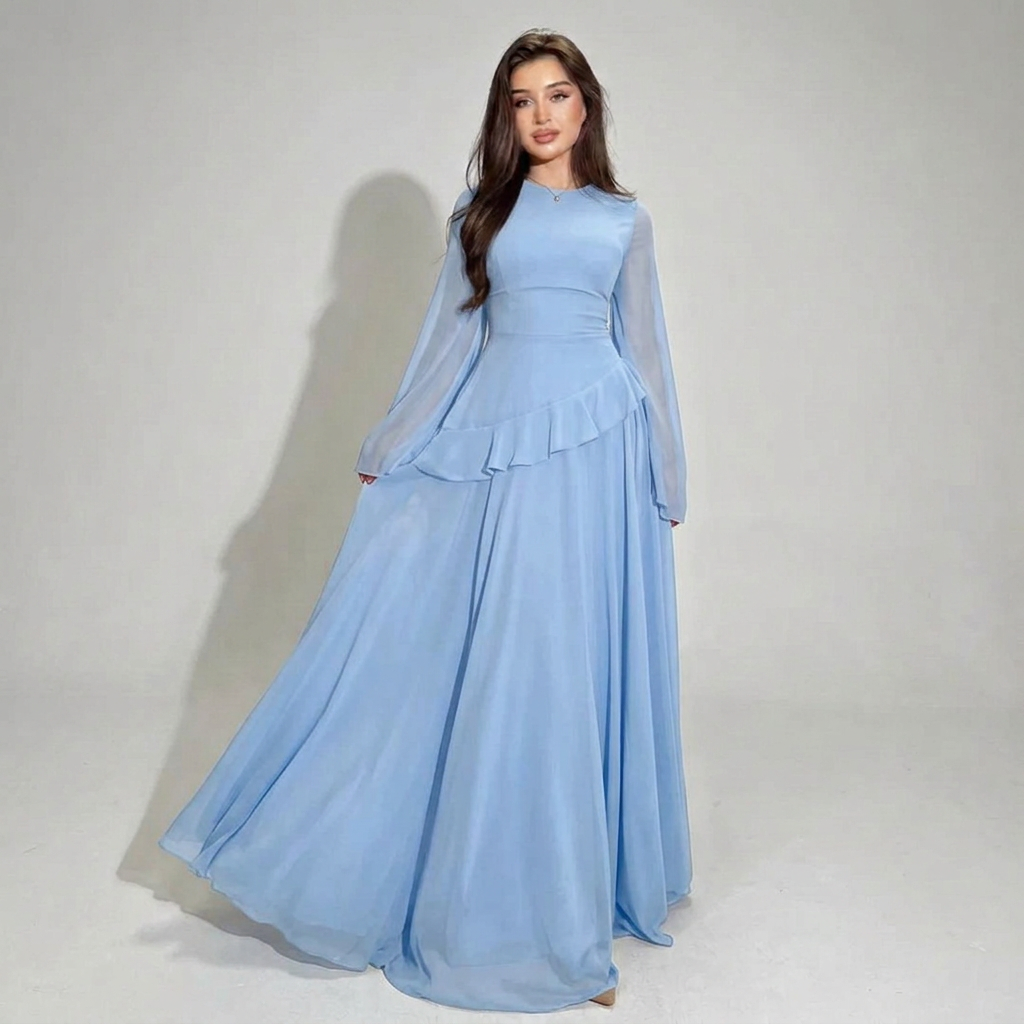 Elegante dames midi jurk, nauwsluitend met hoge taille. Perfect voor een chique avond of speciale gelegenheid.
