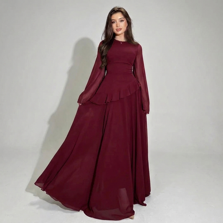Dames nauwsluitende midi jurk met hoge taille, effen design. Een stijlvolle en comfortabele kledingkeuze.