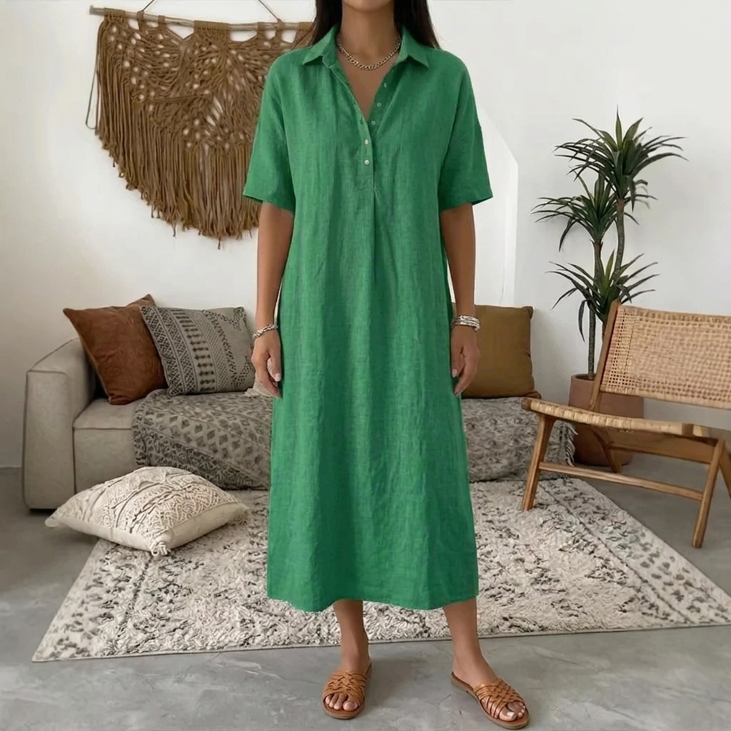 Lange dames jurk met polokraag en korte mouwen, elegante rechte pasvorm, ideaal voor de zomer.