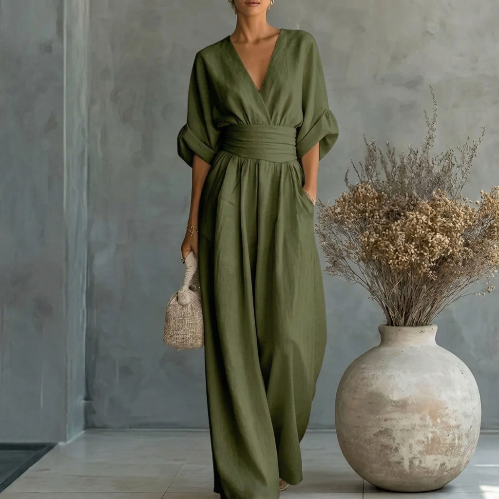 Zomerse dames jumpsuit met comfortabele wijde pijpen en flatterende V-hals, perfect voor warm weer.