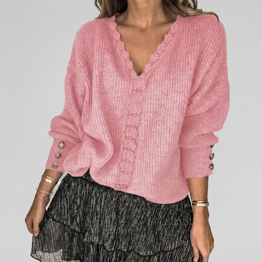 Stijlvolle blouse met V-hals en elegante opengewerkte mouwen, perfect voor een zomerse damesoutfit.