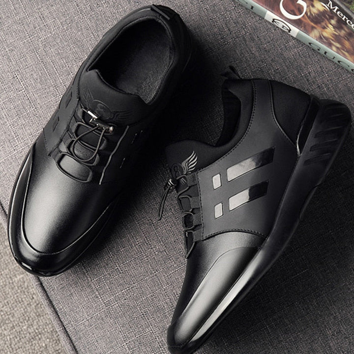 Modieuze zwarte high-top sneakers voor heren, veelzijdig en stijlvol voor elke gelegenheid.