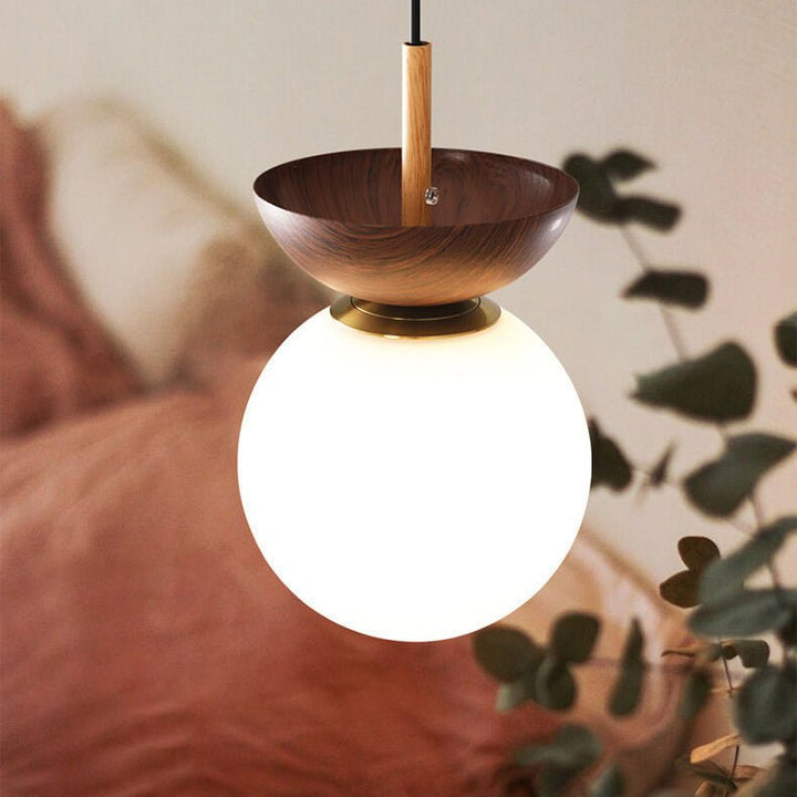 Minimalistische Hikari plafondlamp, walnoot en LED, accentueert jouw design interieur.