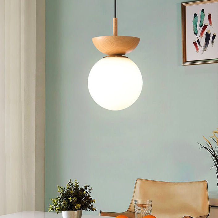 Hikari plafondlamp, duurzame LED verlichting, minimalistisch Japans-houten design.