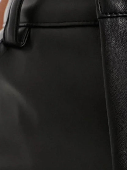 "Hoge taille leren broek voor dames in stijlvol zwart, met rechte pijpen en zijzakken voor elegante, veelzijdige looks."