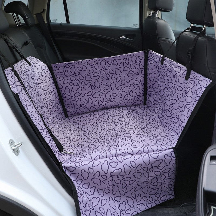 Waterdichte honden autostoel voor veilig en comfortabel reizen. Beschermt auto interieur tegen vuil en haren.