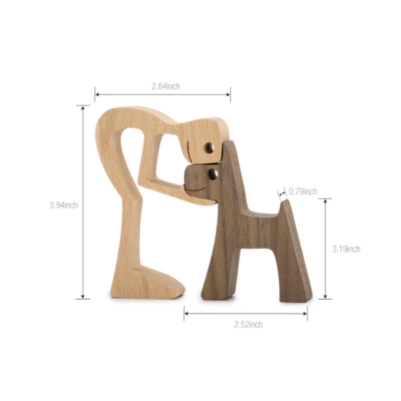 Close-up van handgemaakt houten sculptuur mens en hond, natuurlijke houttinten, kunstzinnige woondecoratie.