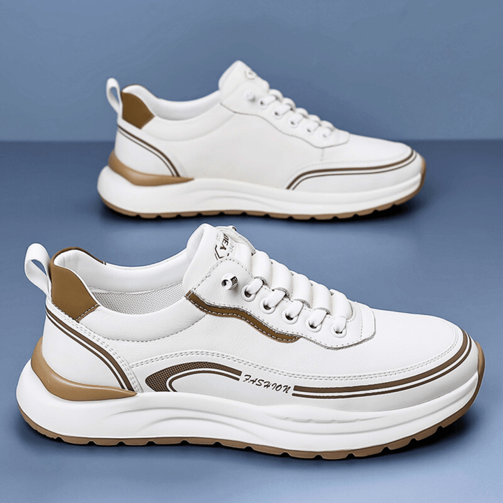 Modieuze heren vetersneakers met platformzool en gestreepte accenten voor een trendy en eigentijdse look.