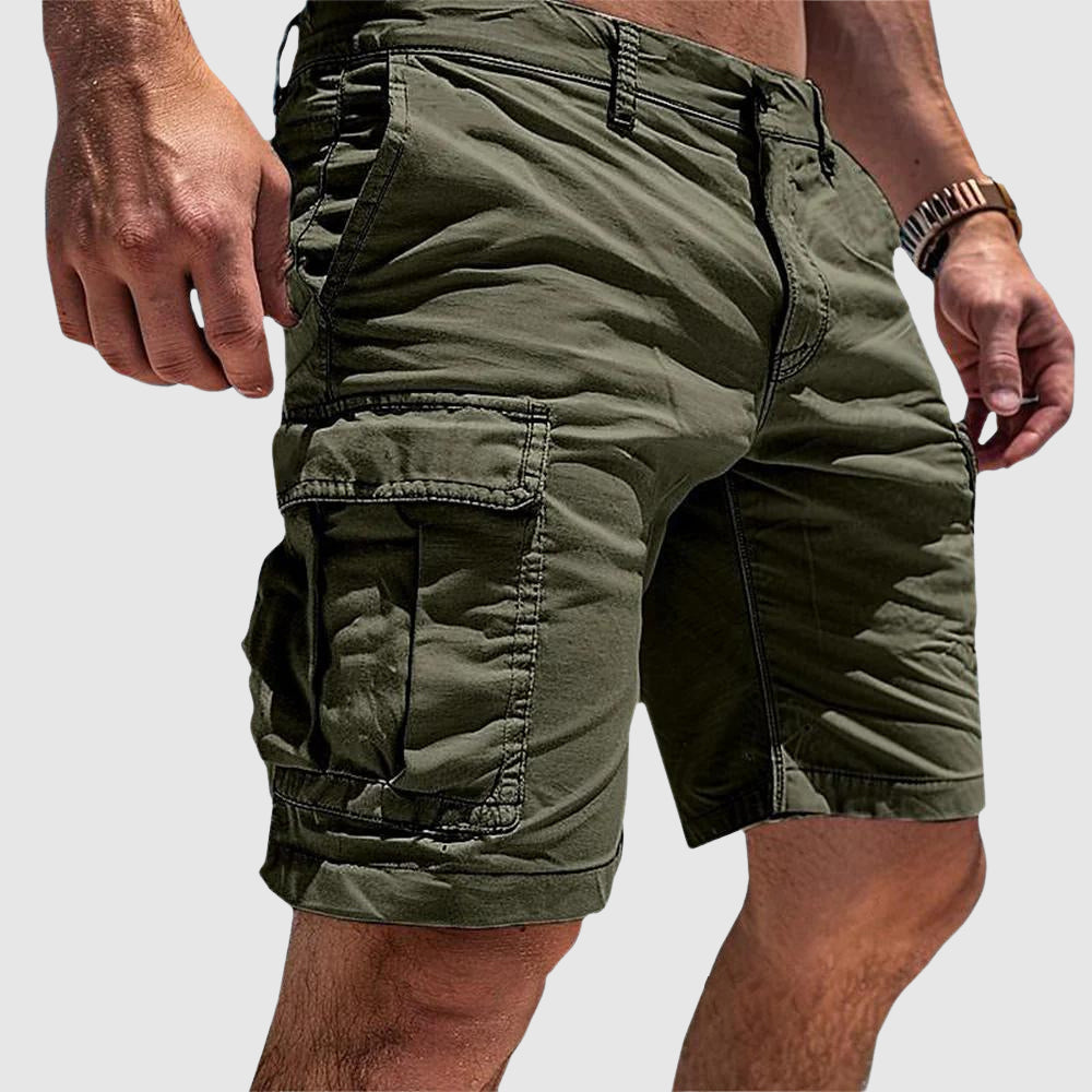 Groene heren cargo shorts met ruime zijzakken, ideaal voor zomerse avonturen en casual looks.