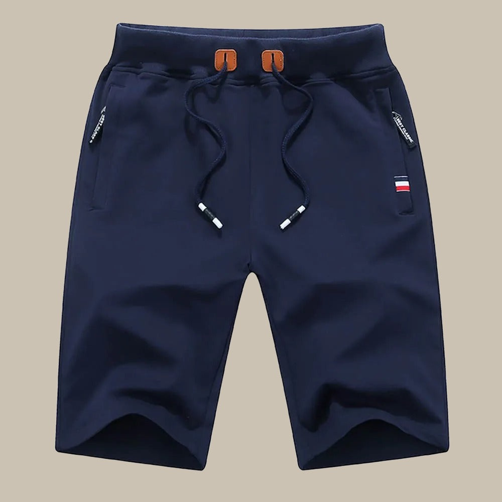 Trendy korte broek voor heren, comfortabel en sportief. Essentiële zomerkleding voor een casual look.