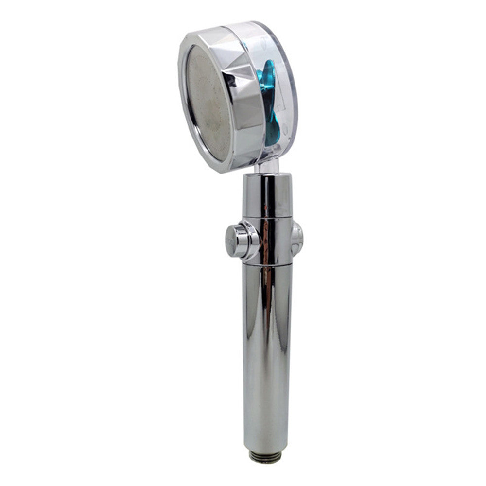 Douchekop met ingebouwd filter voor zuiver water en een energieke, waterbesparende turbo-straal.
