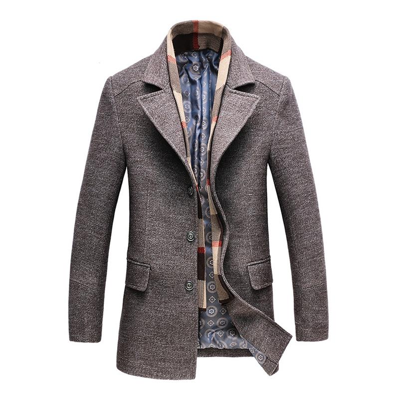 Heren wintermantel, stijlvol design, enkelvoudige sluiting, comfortabele en elegante bovenkleding.