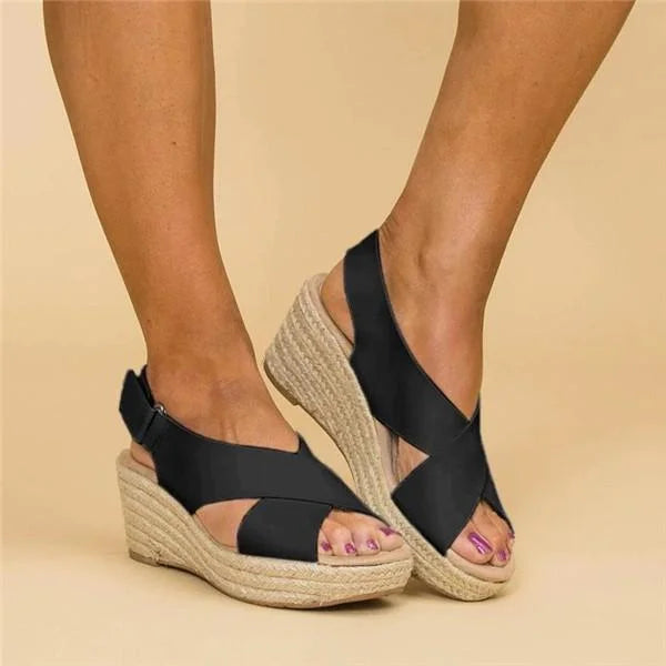 Beige, zwart, wit orthopedische sleehak espadrilles voor dames, bieden comfort en stijl als zomerschoenen.