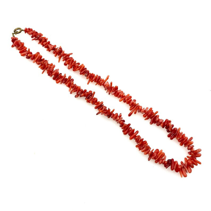Unieke handgemaakte rode koraalketting voor dames. Elegante blikvanger, perfect boheems sieraad & cadeau.