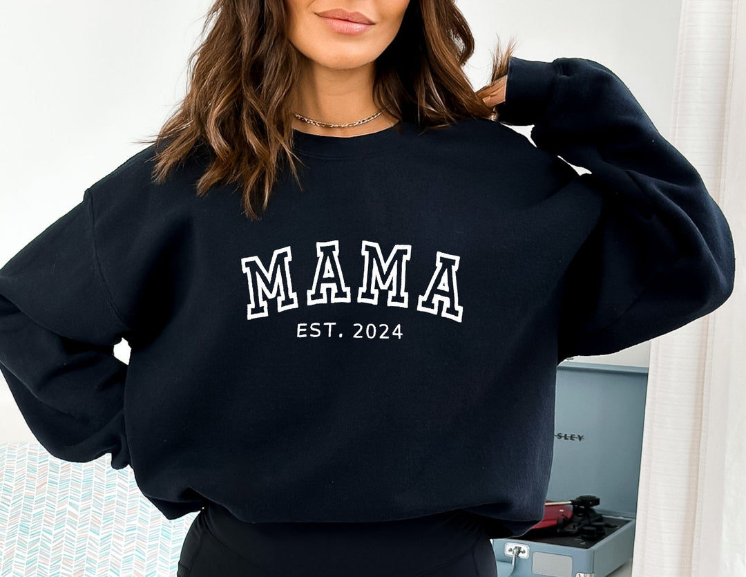 Unisex sweatshirt met geborduurde namen. Een origineel geborduurd cadeau voor Moederdag of verjaardag.