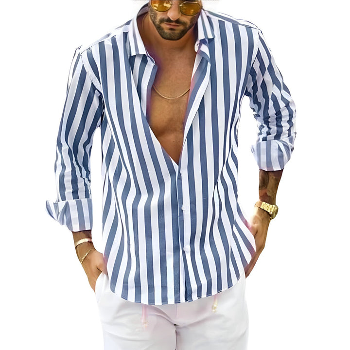Luchtig gestreept heren overhemd, ideaal voor warme dagen en zomerse herenmode, zeer comfortabel.