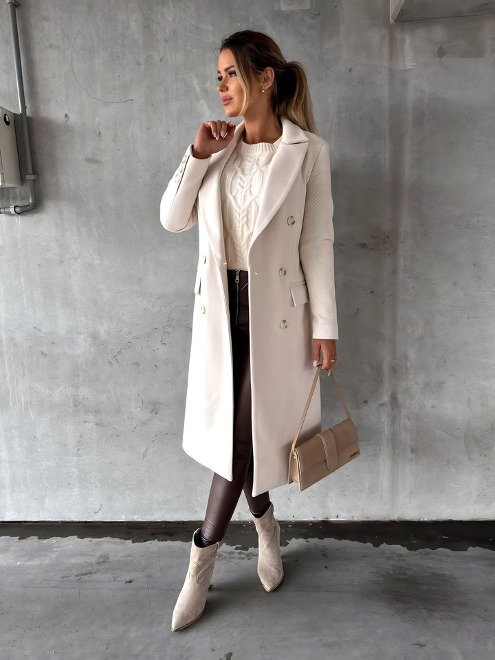 Dames chique wintermantel, elegant en klassiek, perfect voor vrouwenmode in de winter.