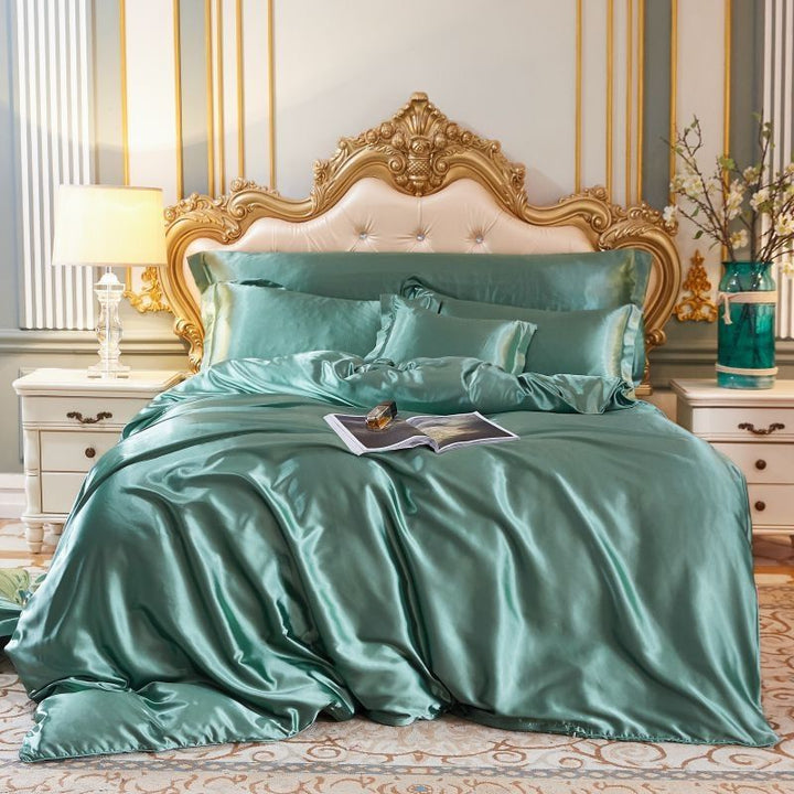 Luxe SilkSleep zijde/satijn beddengoed set voor een weelderige slaapkamer. Voel de premium kwaliteit elke nacht.