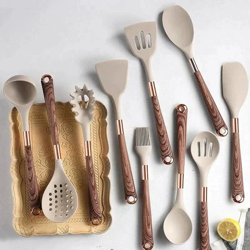 Ergonomische siliconen spatel uit de kookset, perfect voor koken en bakken zonder krassen. Hittebestendig.