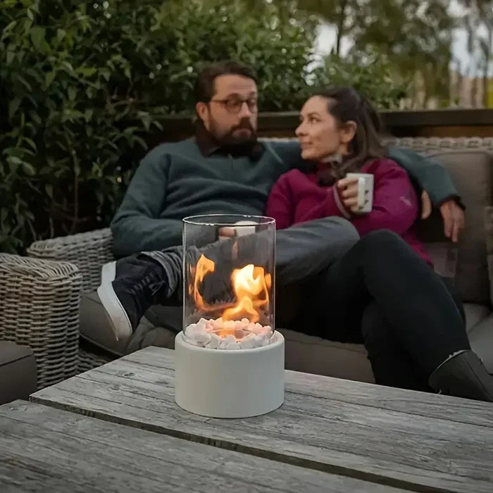 Trendy draagbare lantaarn voor op tafel, met sfeervol vlammenspel voor uw tuinfeest of avond op het balkon.