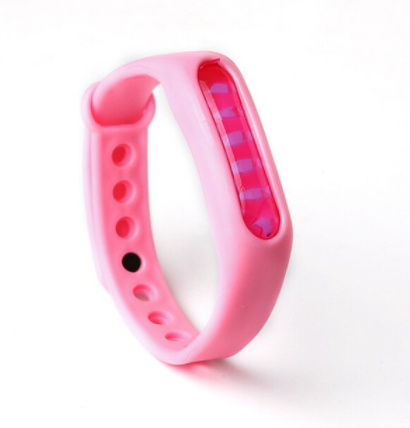 Kindvriendelijke muggenwerende armband voor zorgeloos buiten spelen. Waterdicht en betrouwbaar tegen muggen.