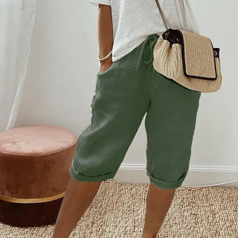 Comfortabele luchtige dames zomerbroek met elastiek, ideaal als strandbroek voor vrije tijd.