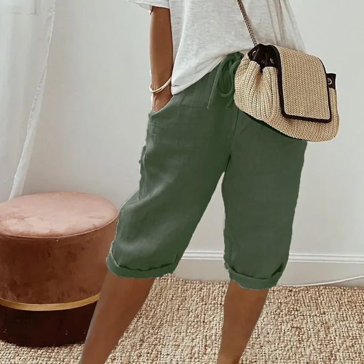 Comfortabele luchtige dames zomerbroek met elastiek, ideaal als strandbroek voor vrije tijd.