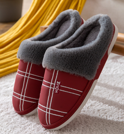Antislip heren pantoffels met stevige zool voor veiligheid en warme comfortabele voeten.